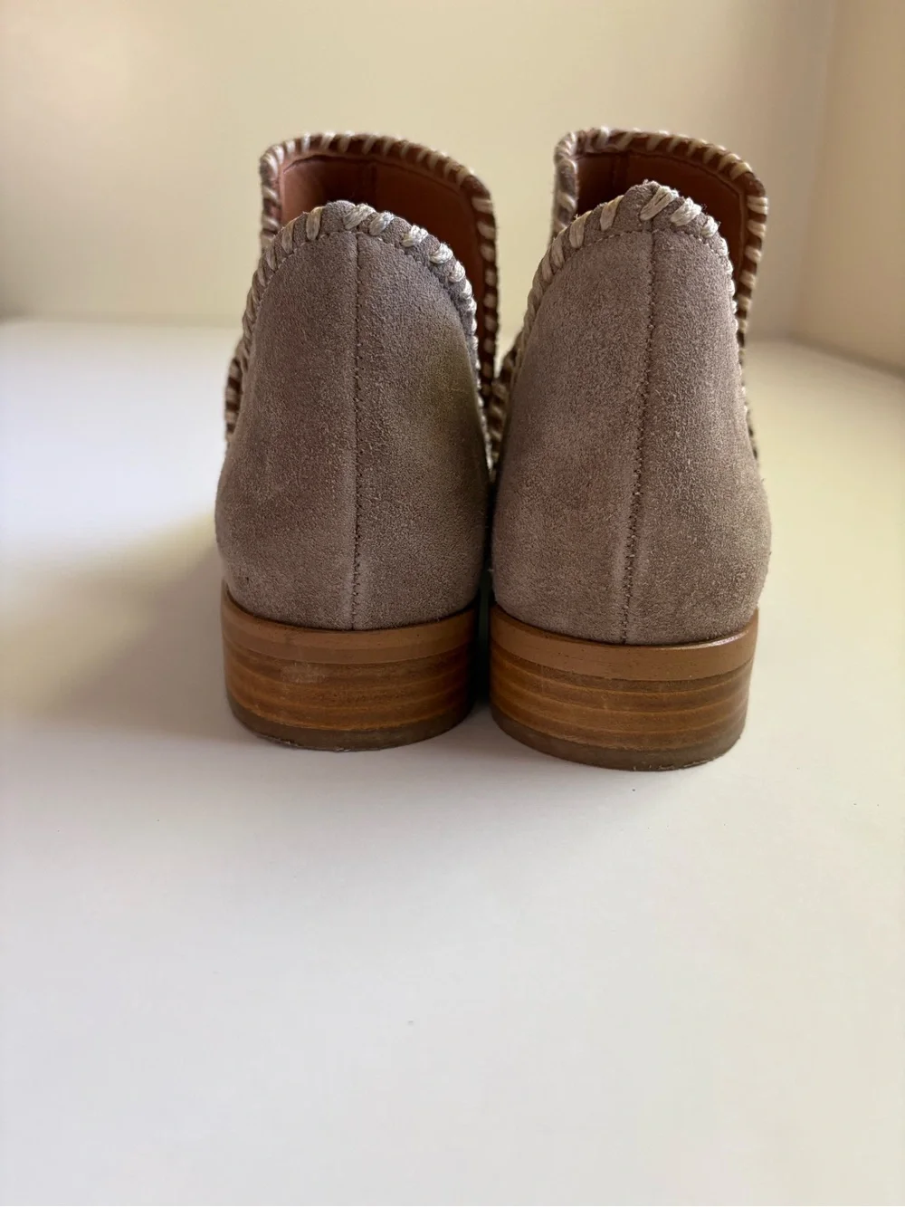 Sundance Lola Suede Tan Whipstitched Cutout Ankle Boots Italy Size 6.5